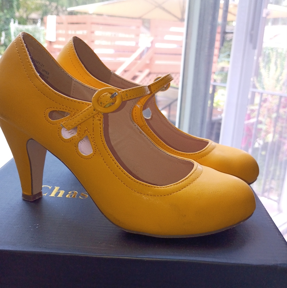 Chase Chloe Women s Round Toe Mid Heel Mary Jane Style Dress Pumps.like New - Picture 2 of 10